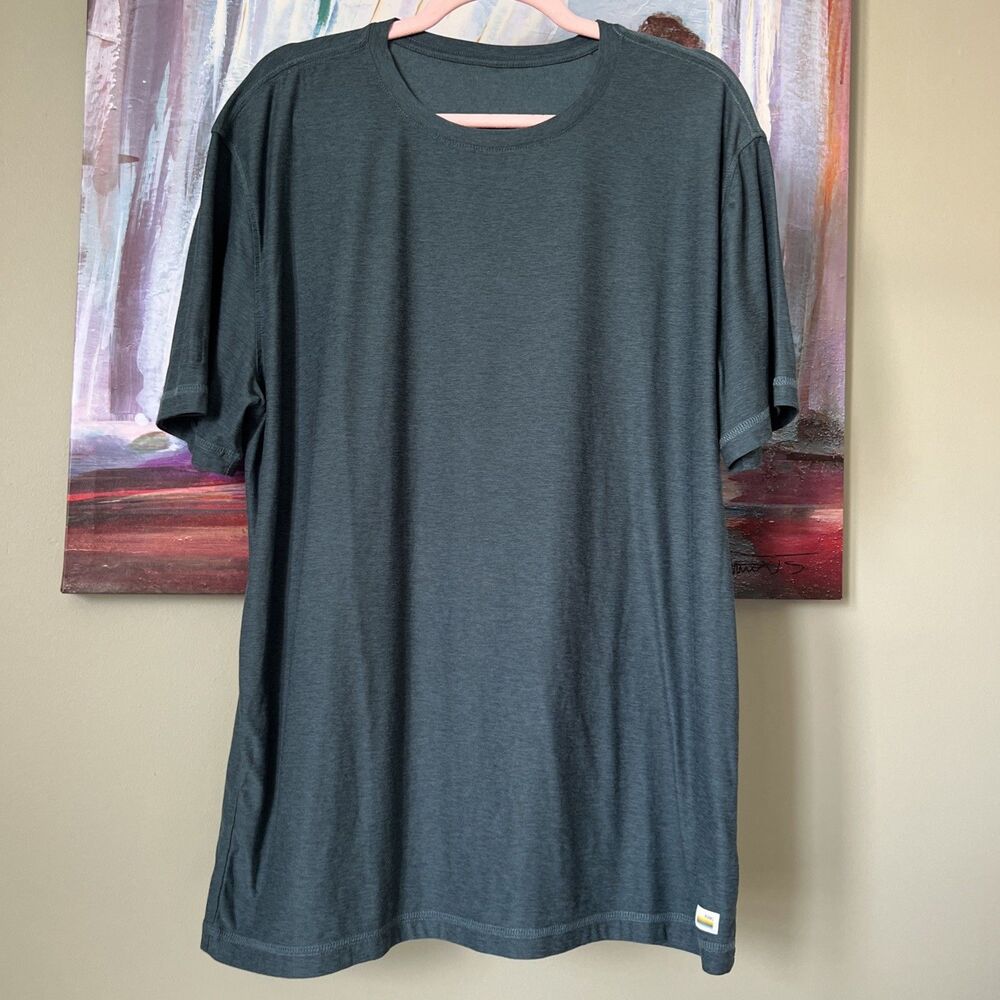 Vuori Tech Tee Performance Shirt T-Shirt Green Short Sleeve Sz XL EUC